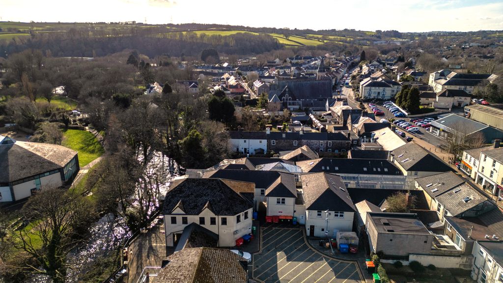 Property photo 1 of 9 1