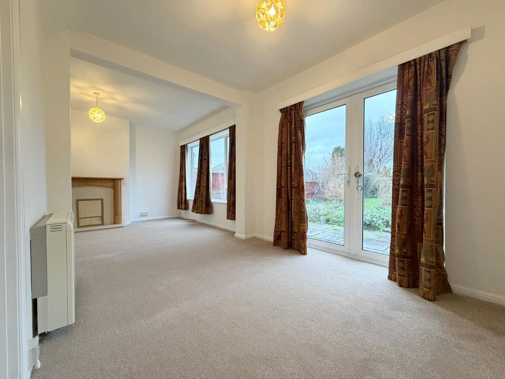 Property photo 2 of 12 Photo 4