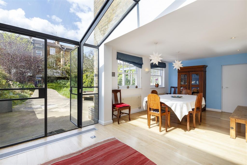 Property photo 1 of 16 Dining Room Edit