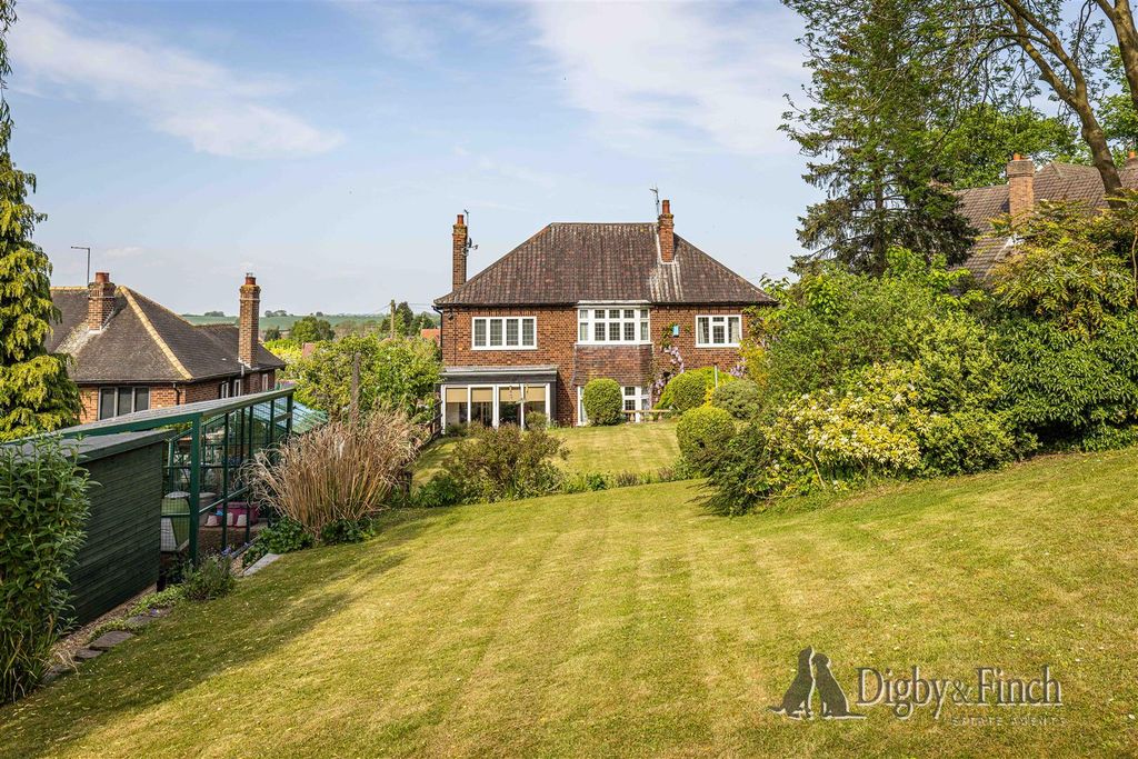 Property photo 2 of 34