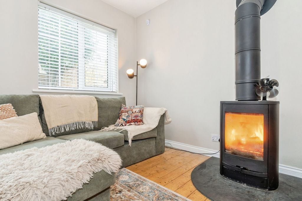 Property photo 2 of 21 Lounge