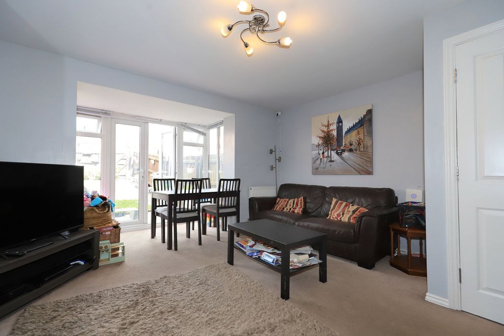 Property photo 3 of 31