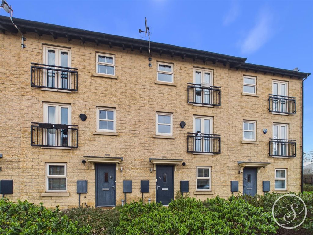 Property photo 1 of 12 Cam02071G0-Pr0835-Still018.Jpg