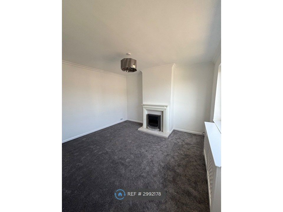Property photo 2 of 14 Living Room