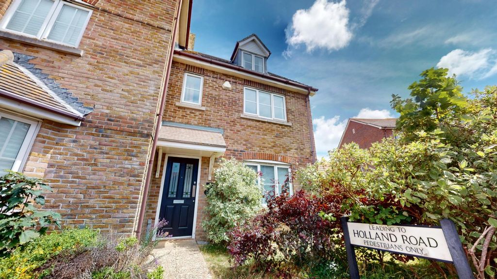 Property photo 1 of 16 Wedgwood-Road-06292026_155826.Jpg