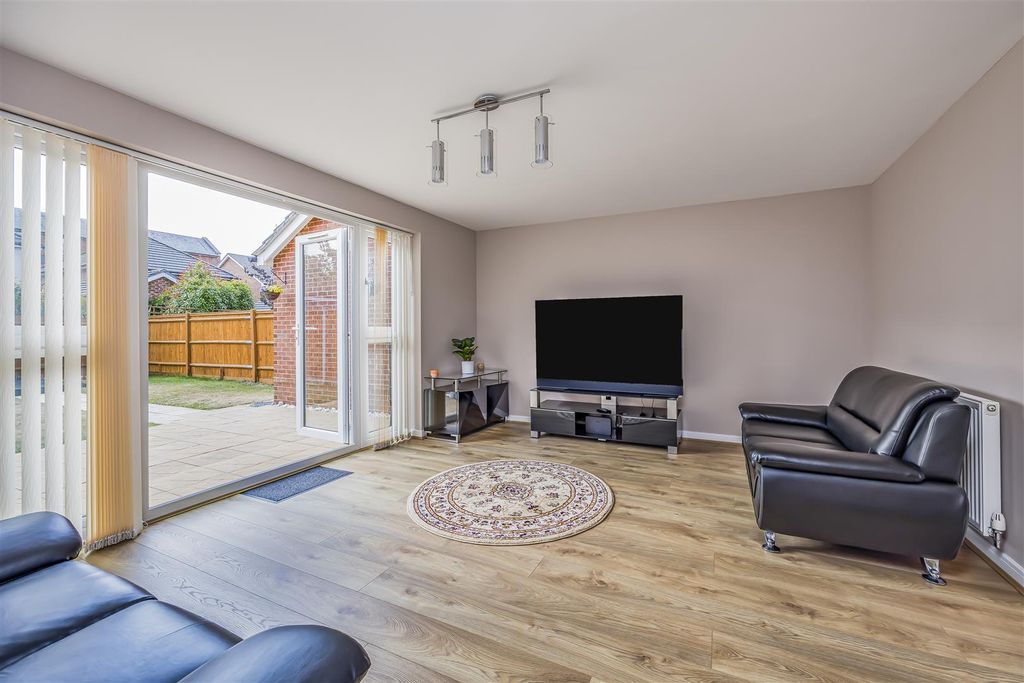 Property photo 3 of 34 14 Union Road, Milton-Porticomarketing-Nexa-18.Jpg