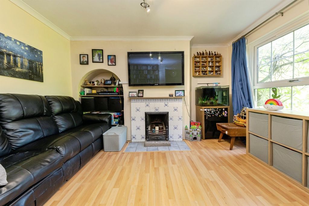 Property photo 3 of 17
