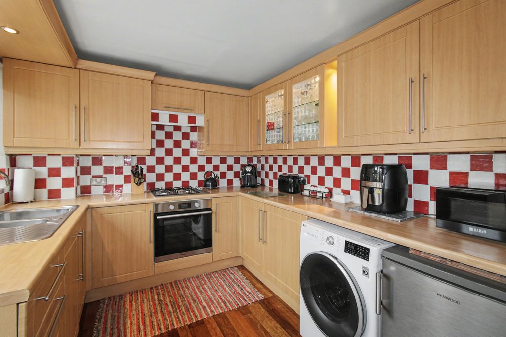 Property photo 2 of 15