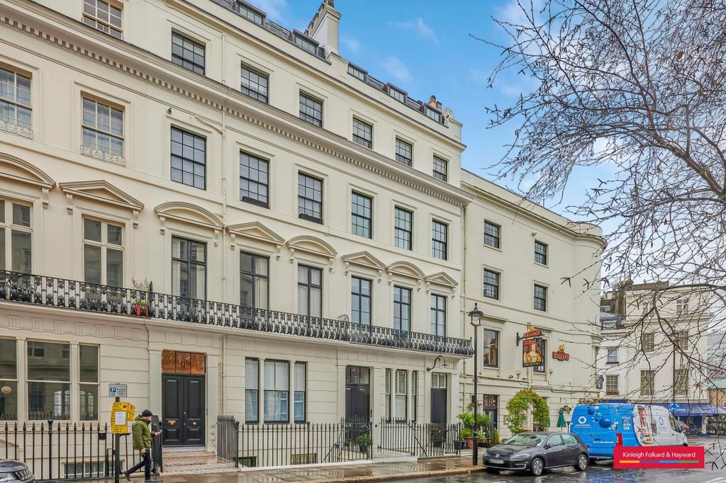 Property photo 2 of 11 External