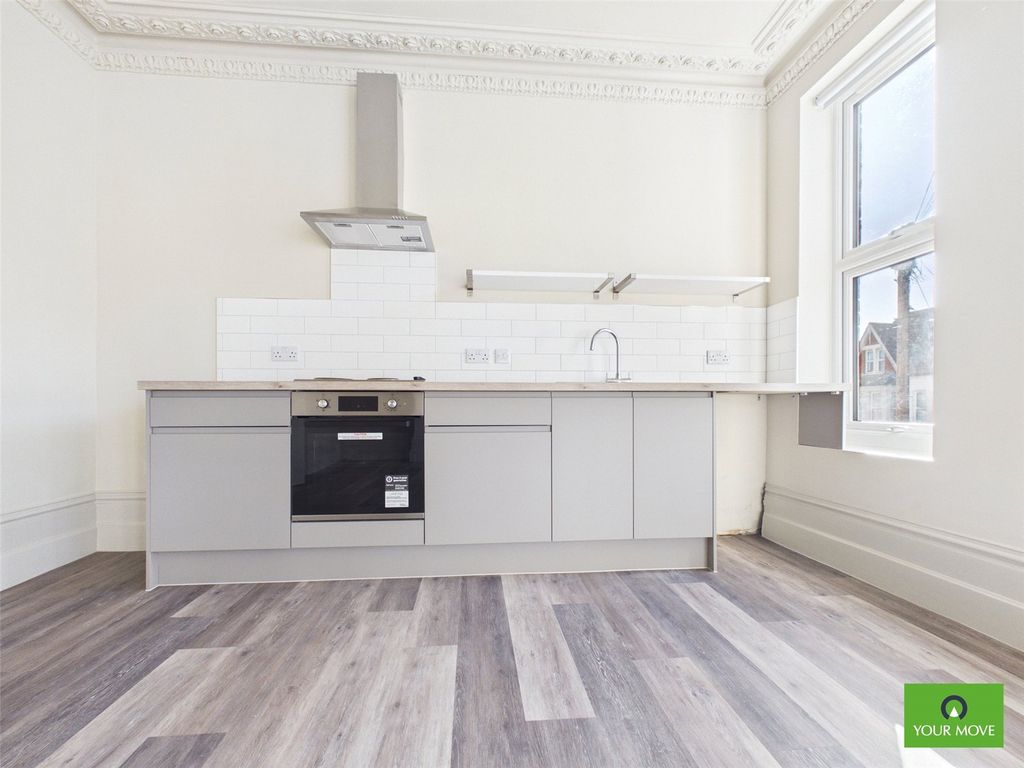 Property photo 3 of 10 Picture No. 02