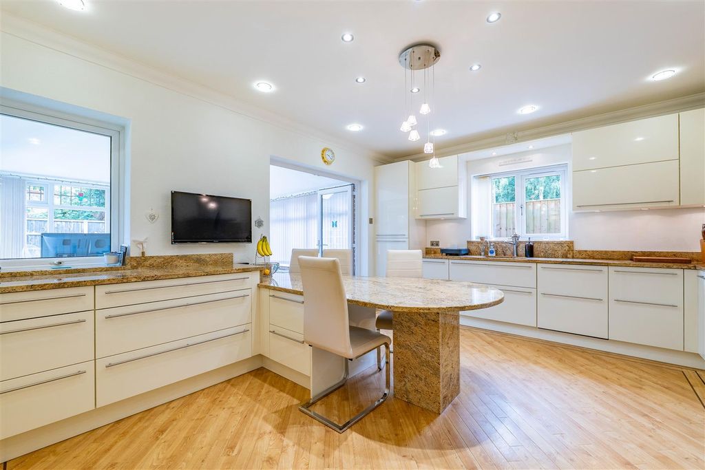 Property photo 3 of 45 Kitchen