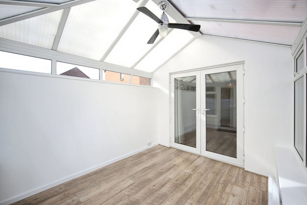 Property photo 3 of 16 Photo