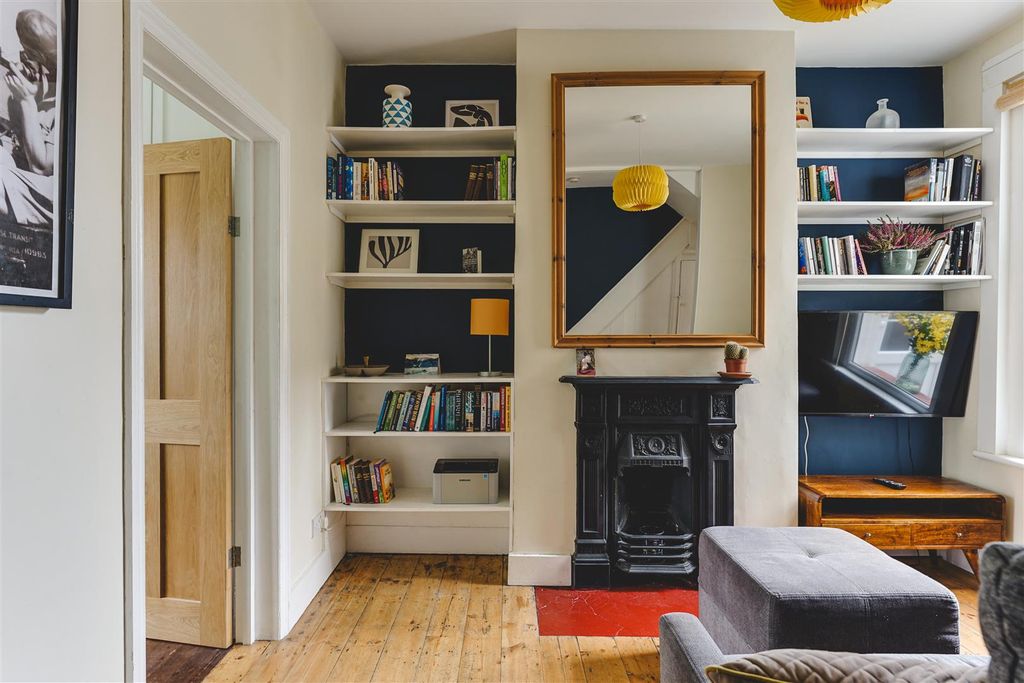 Property photo 1 of 24 Markhouse Ave-15.Jpg