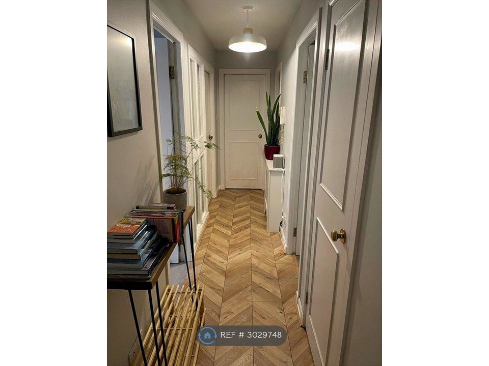 Property photo 1 of 8 Entrance Hallway