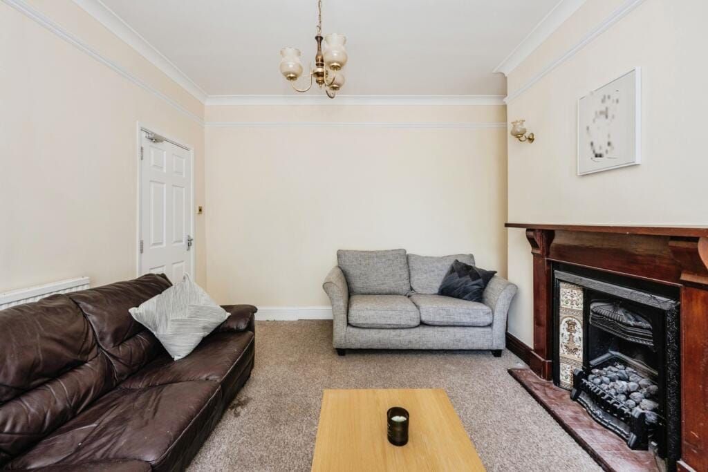 Property photo 2 of 18
