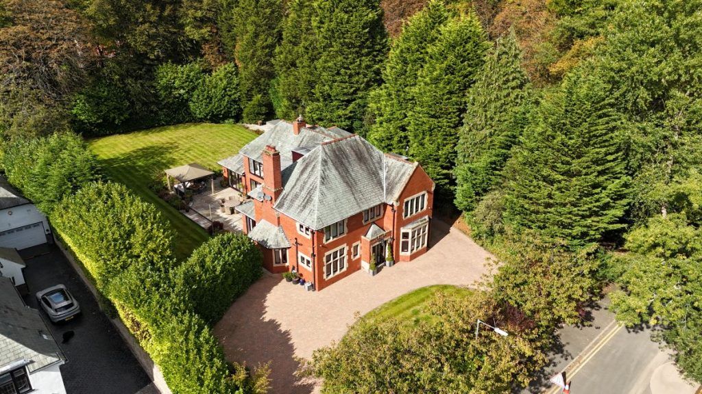 Property photo 2 of 84 82