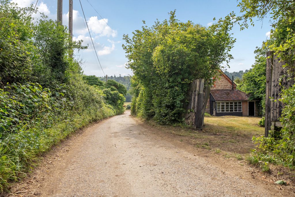 Property photo 3 of 15 1330040-1-6881Da4...