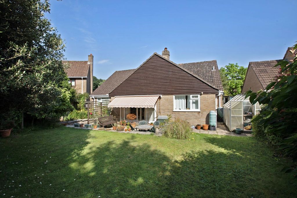 Property photo 3 of 12 Photo 2
