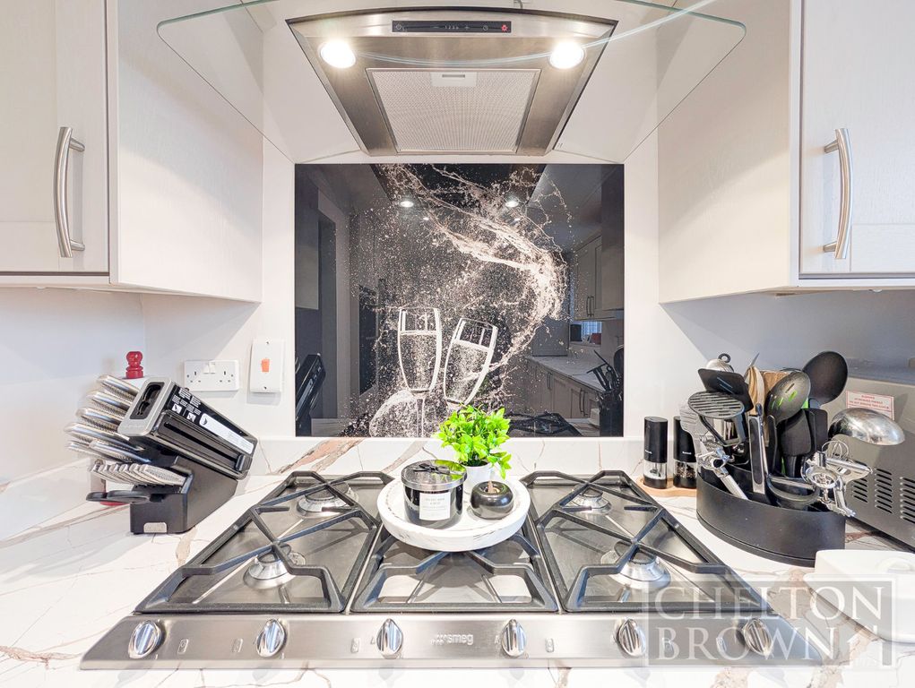 Property photo 3 of 73 Kitchen