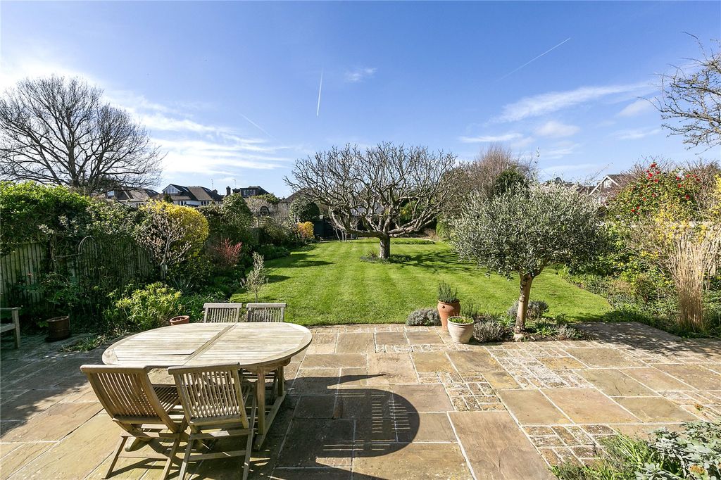 Property photo 2 of 20 Picture No. 21