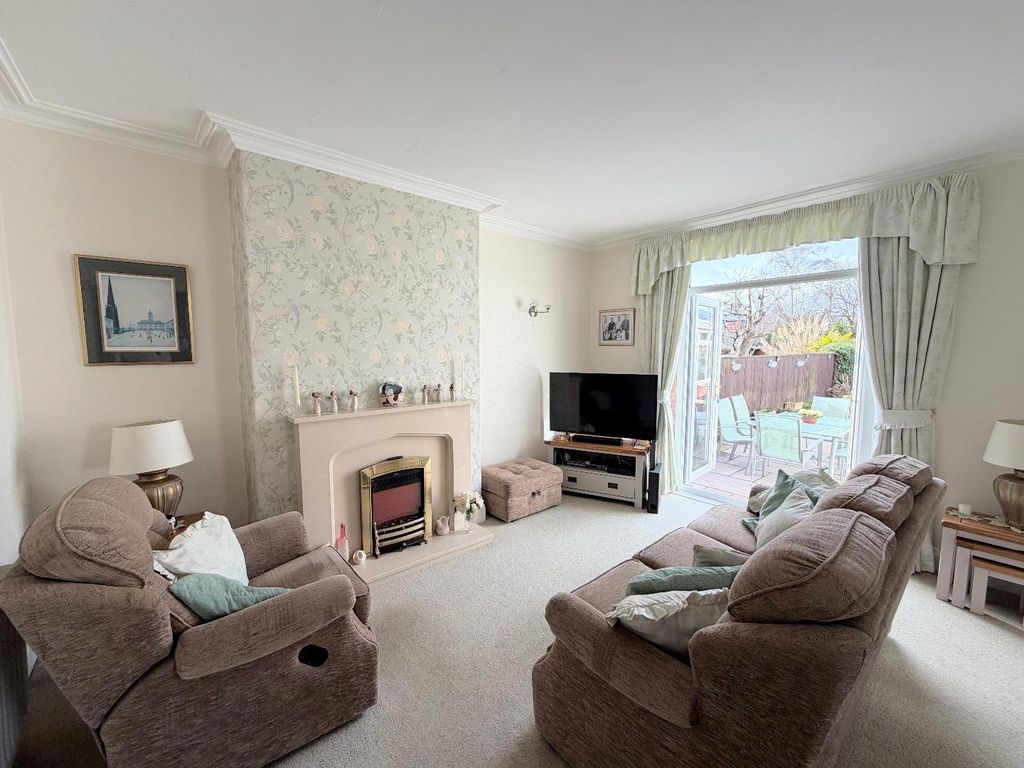 Property photo 2 of 25 Sitting Room