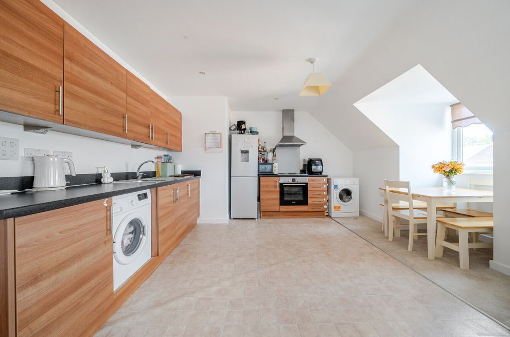 Property photo 3 of 10 1364242-25-68Ef82...