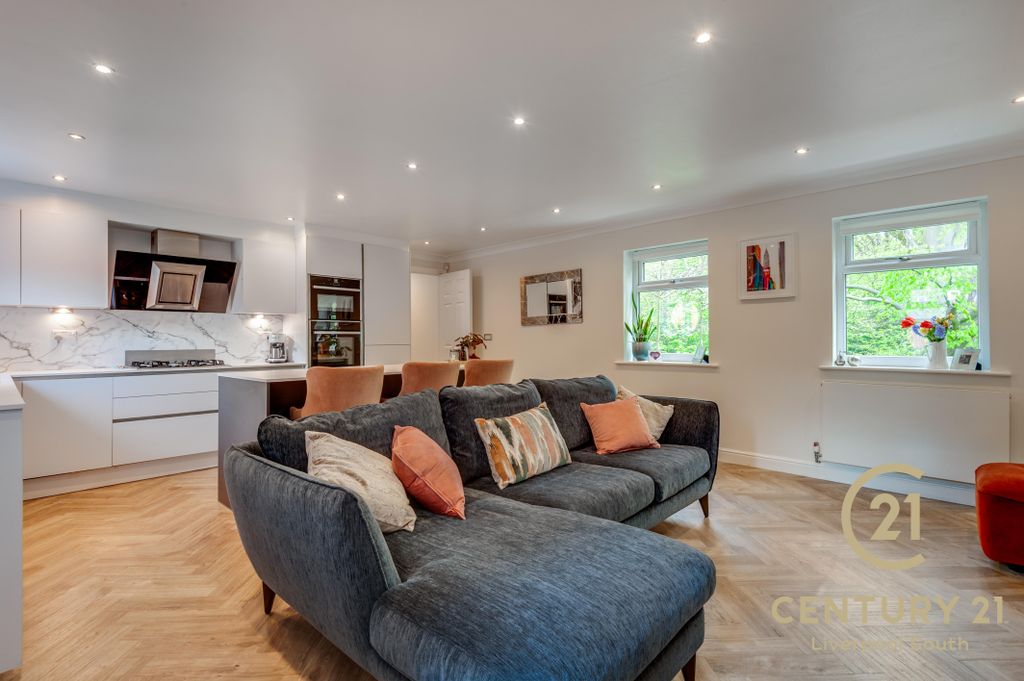 Property photo 2 of 32