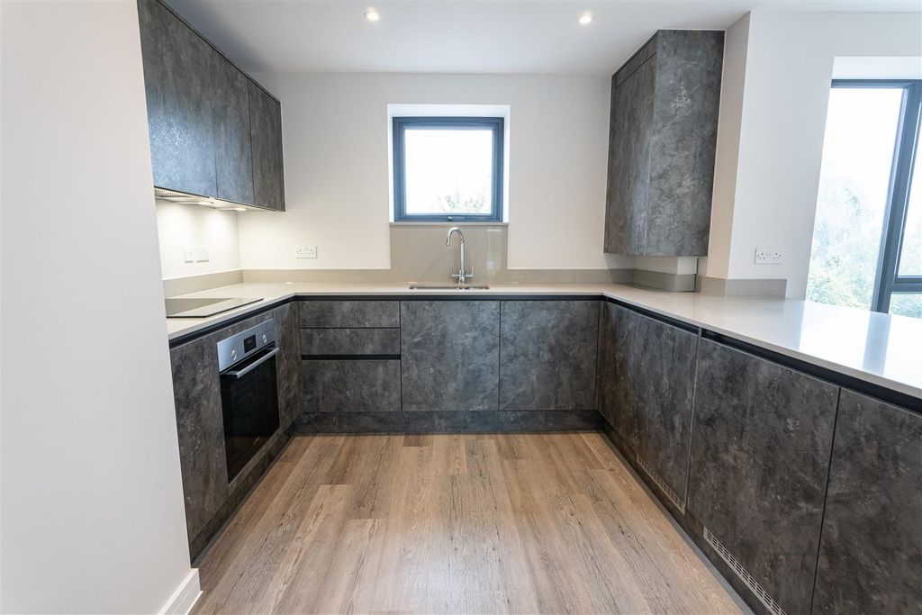 Property photo 2 of 17 Kitchen
