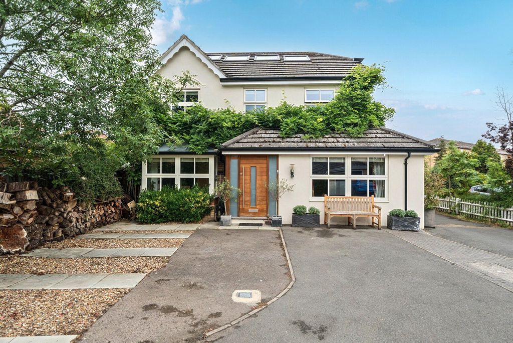 Property photo 1 of 13 Front