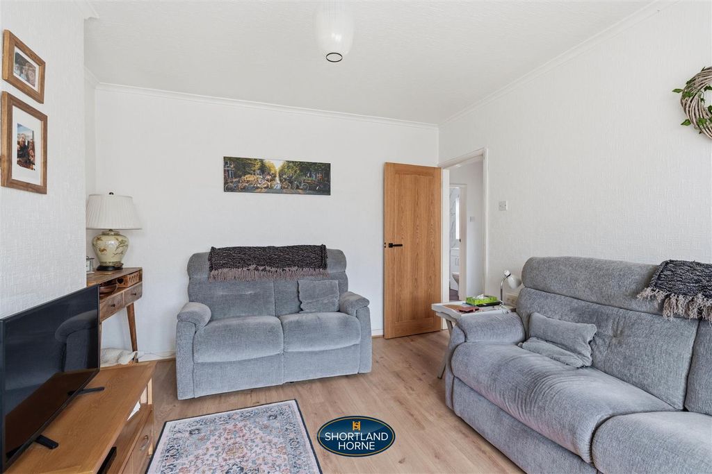 Property photo 2 of 21 Lounge