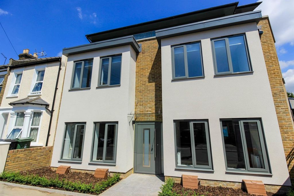 Property photo 2 of 13