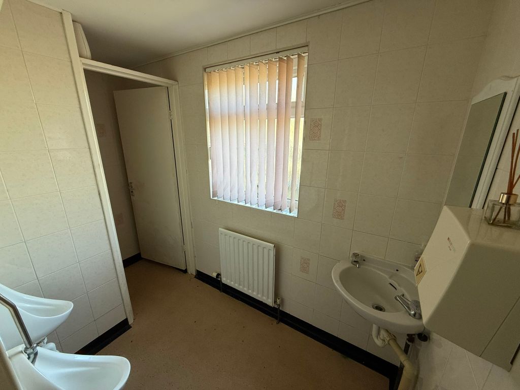 Property photo 3 of 4