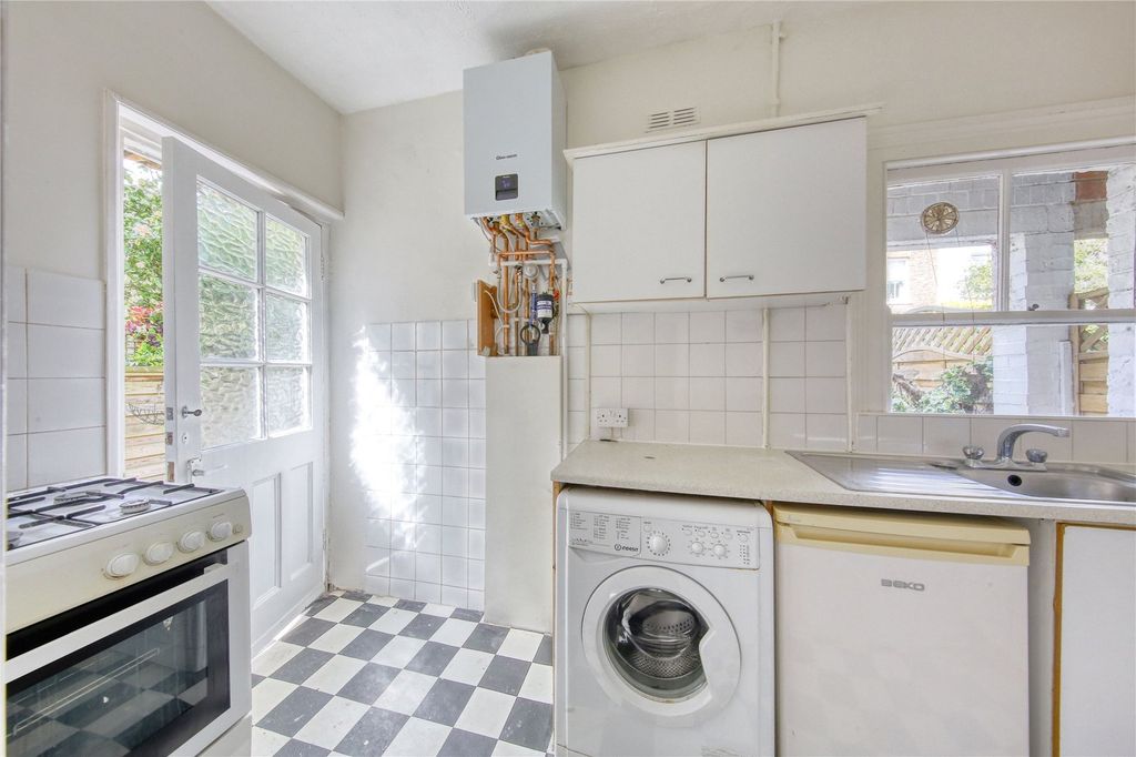 Property photo 2 of 12 Picture No. 14