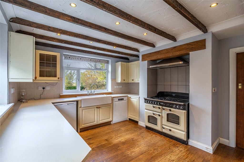 Property photo 2 of 39 Picture No. 36