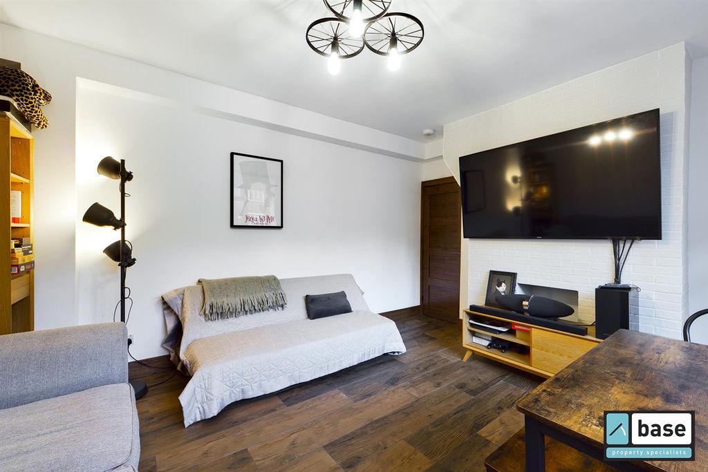 Property photo 1 of 13 Lounge