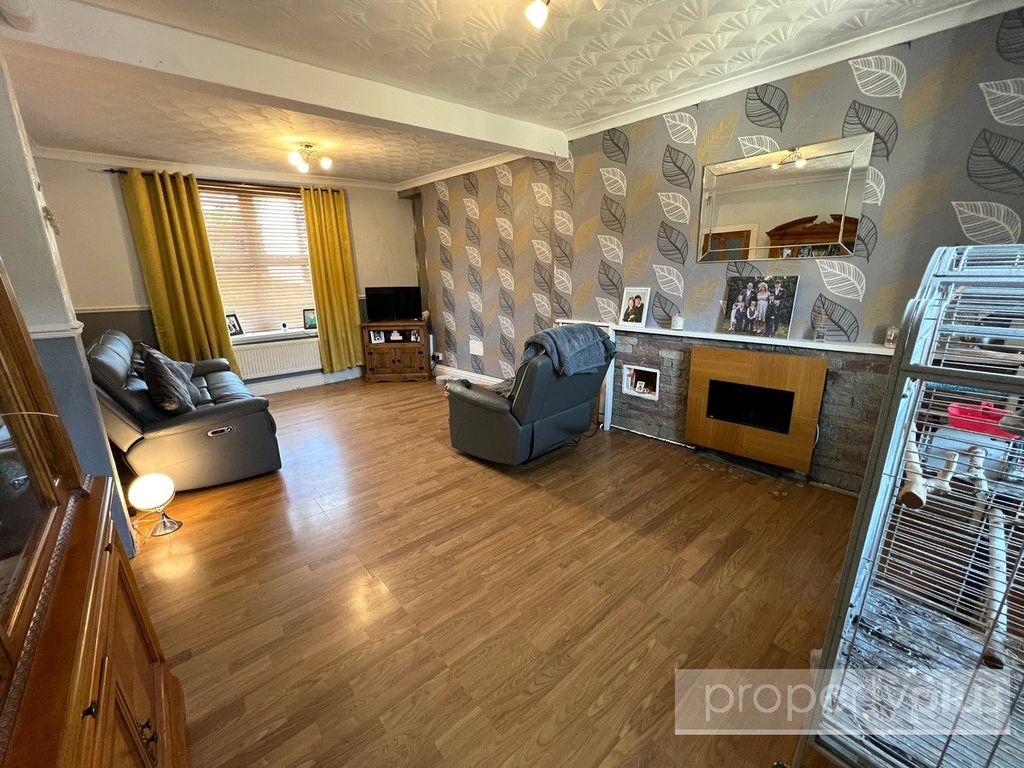 Property photo 3 of 12 Picture No. 12