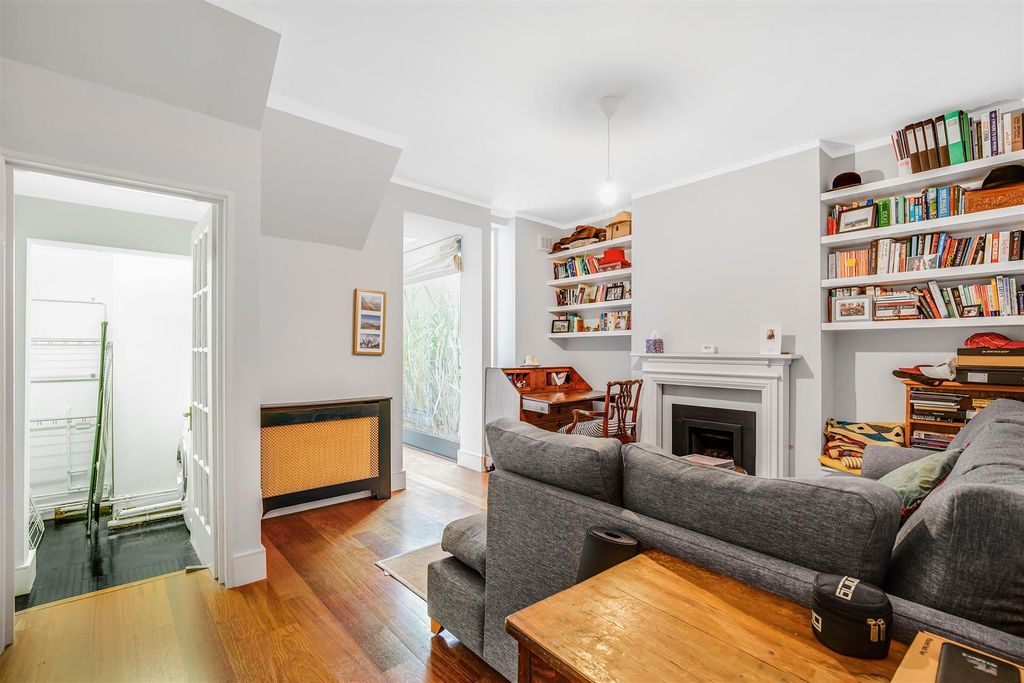 Property photo 2 of 11 Davies_And_Davies-_Gf_Upper_Tollington_Park4.Jpg