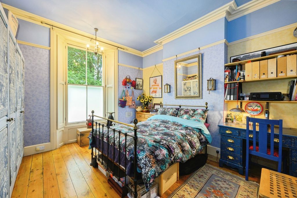 Property photo 3 of 18 Pbox-Img.Jpg