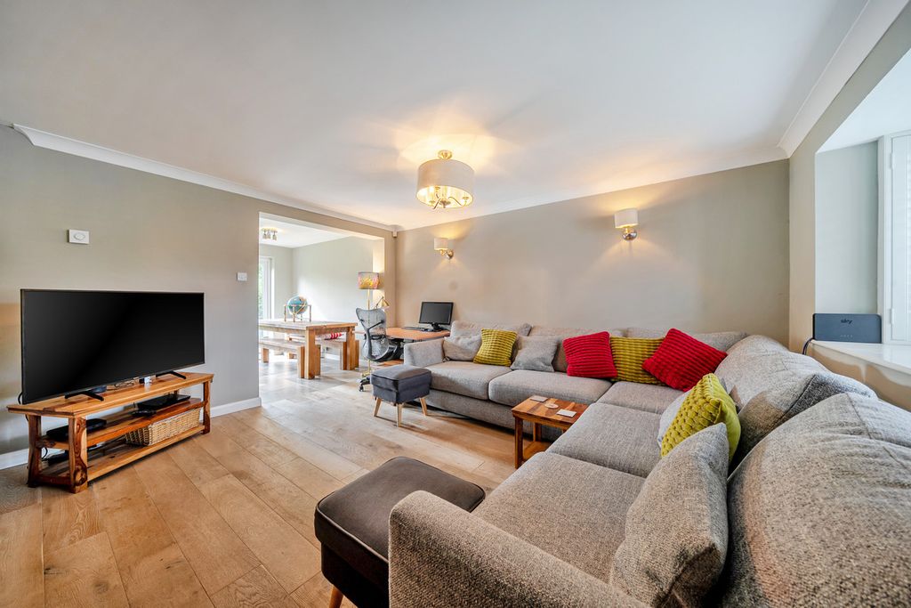 Property photo 2 of 11