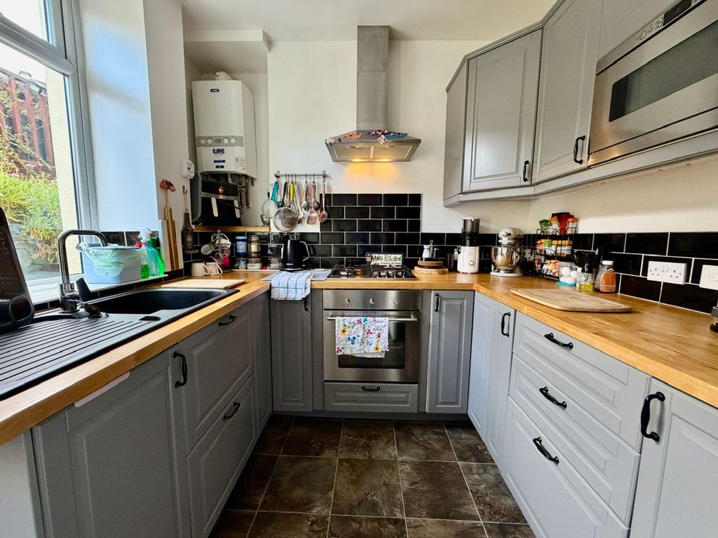Property photo 3 of 36