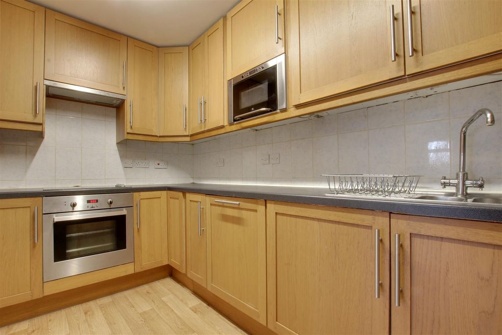 Property photo 3 of 9 Img_0840-Img_0842.Jpg