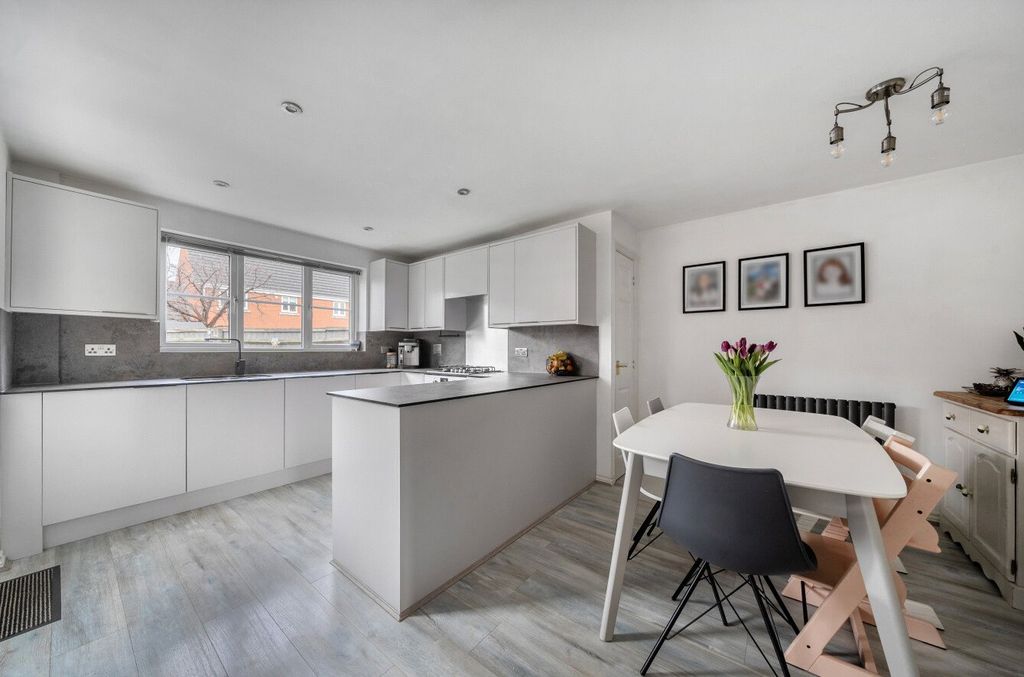 Property photo 3 of 14 Picture No. 10