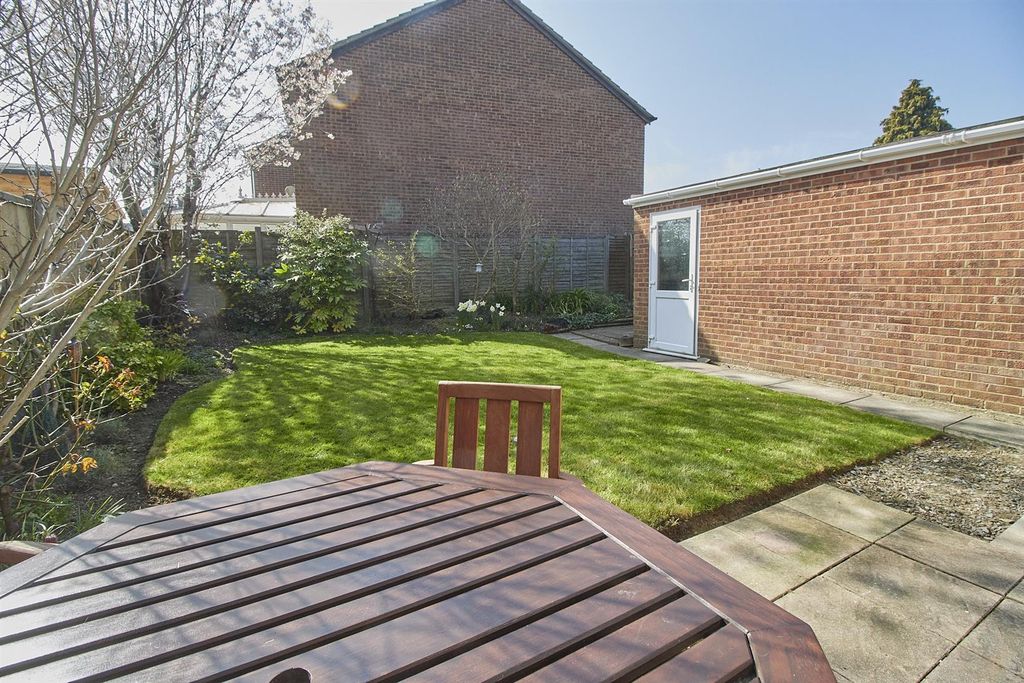 Property photo 3 of 14 Outside