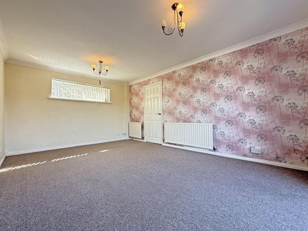 Property photo 3 of 18 Thirlmere Gardens 85 - Living Room.Jpg