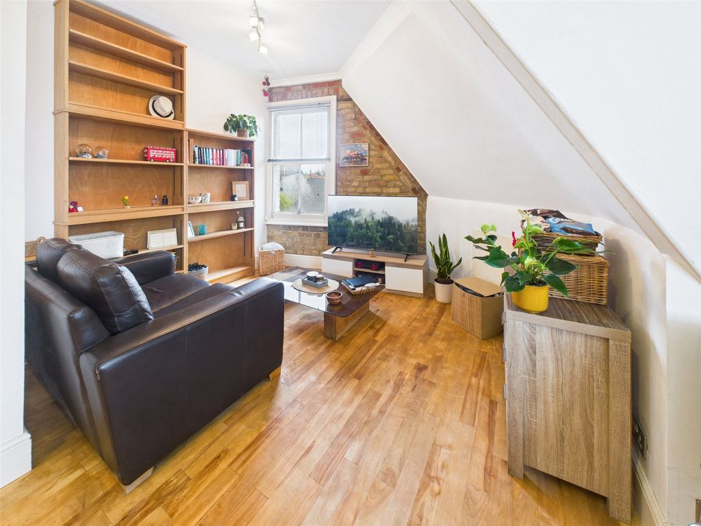 Property photo 1 of 7 Picture No. 10