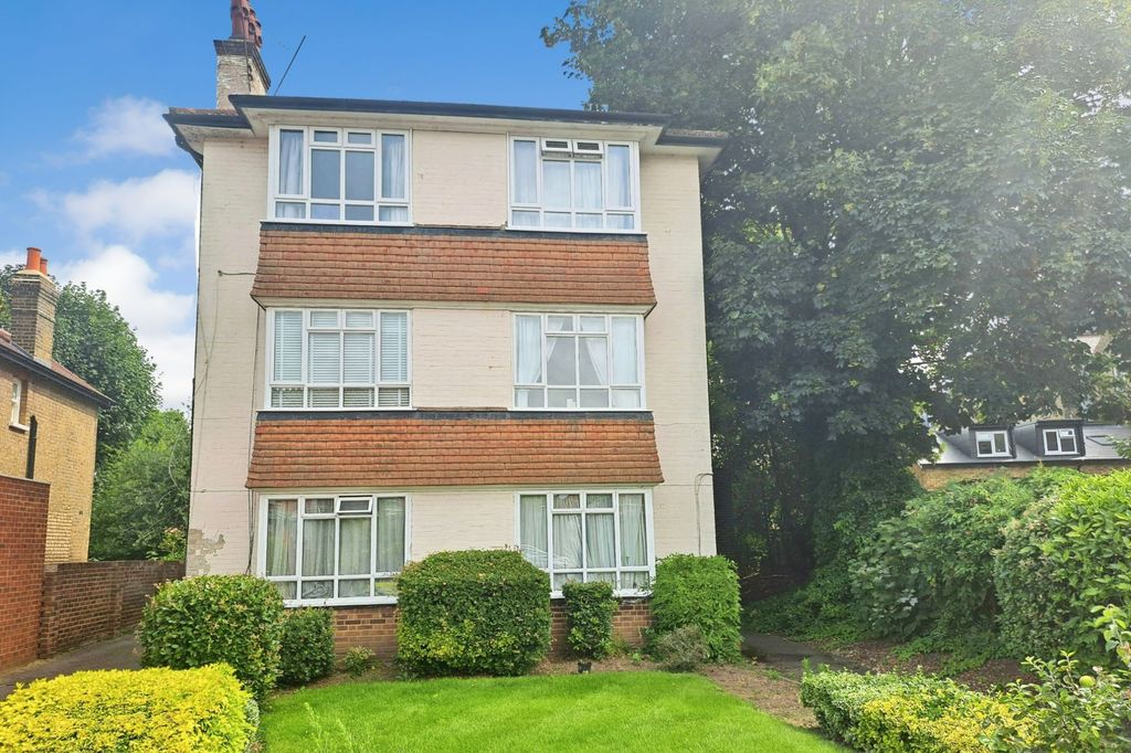 Property photo 1 of 19 2 Walton Court &amp; Garage, Sheen Park, Richmond, Tw9 1Ul