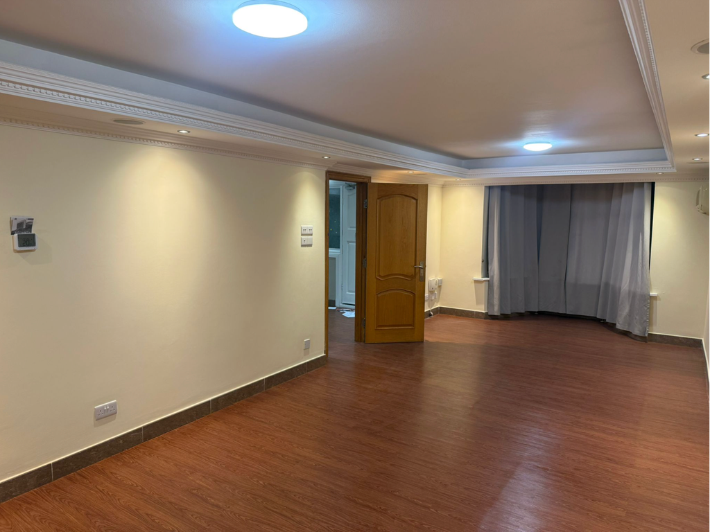 Property photo 2 of 31