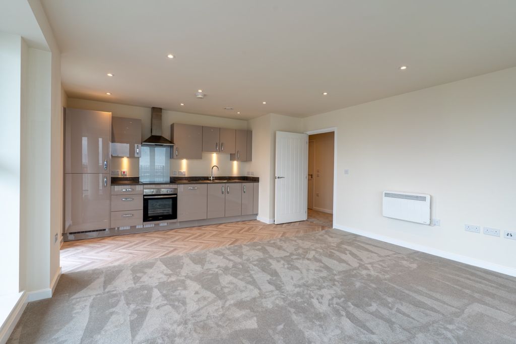Property photo 3 of 21 5560862