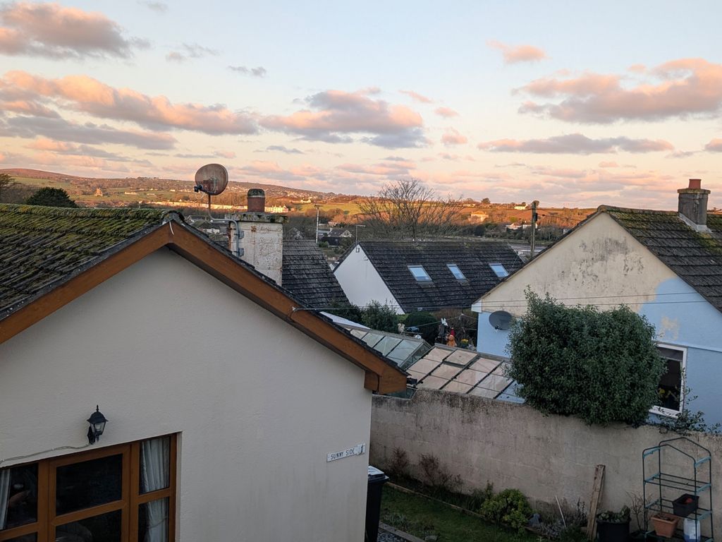 Property photo 3 of 11 Gallery