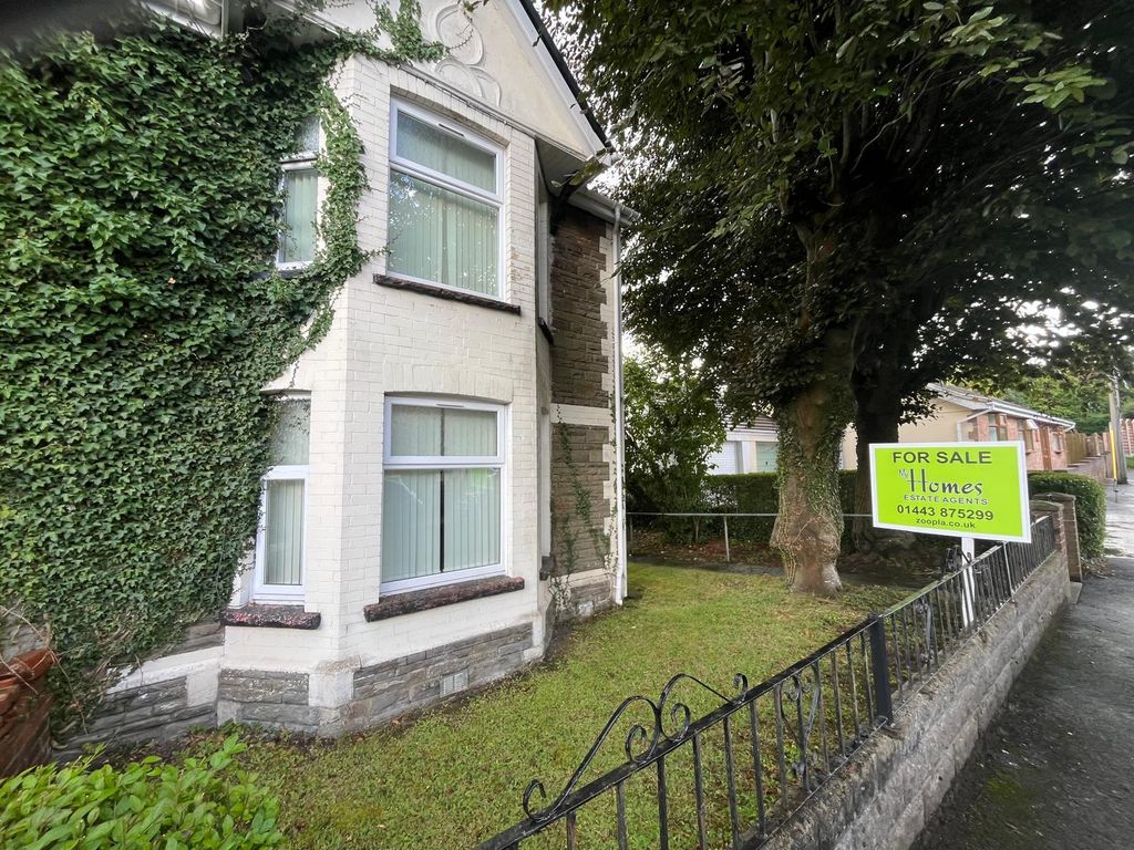 Property photo 2 of 33